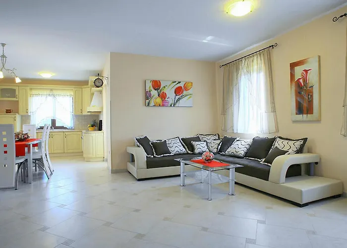 Dora Tatil Evi Pula