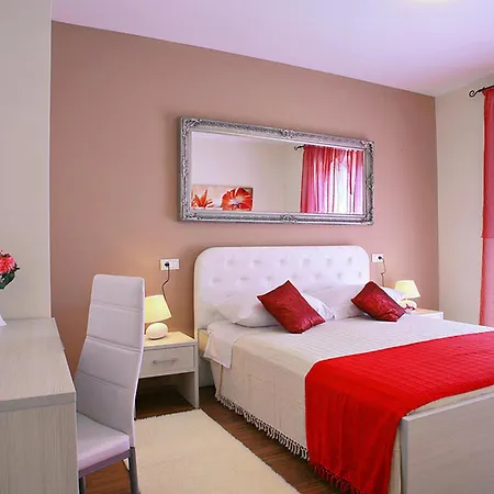 Будинок відпочинку Dora *